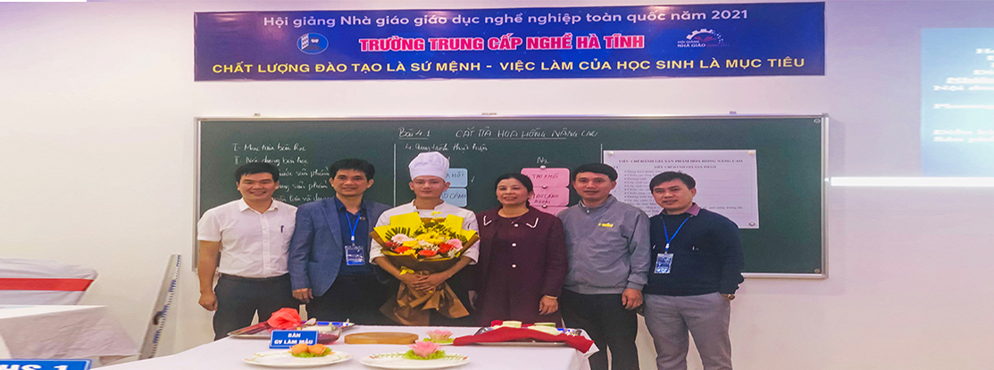 Kỹ năng ‘cắt tỉa hoa hồng’ giúp thầy giáo trẻ giành giải thưởng toàn quốc